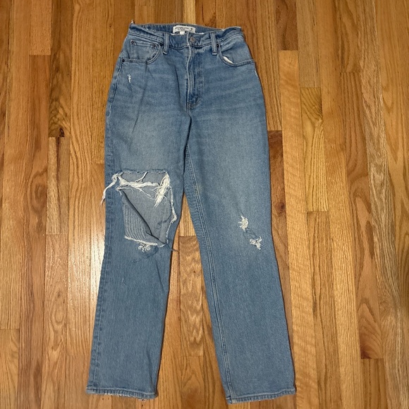 Abercrombie Curve Love The ‘90s Ultra Straight Ultra High Rise 26 2 Short - Picture 1 of 3